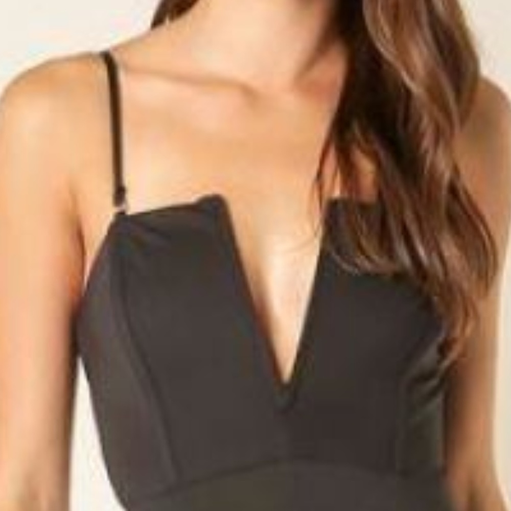 Black Bandage Hook & Eye Detailed Jumpsuit - Picture 4 of 7
